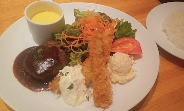 エビフライとハンバーグ