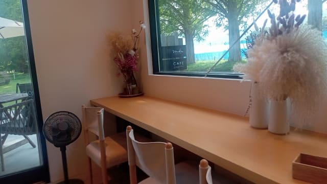 GLAMPING＆CAFE MUKUの店内カフェカウンター