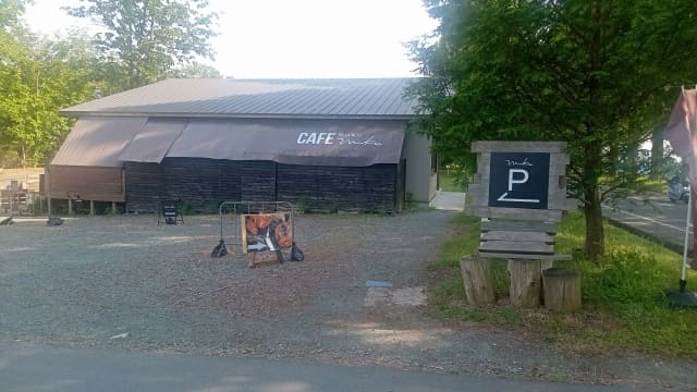 GLAMPING MUKUの駐車場