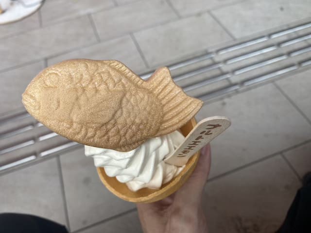 ナルトエエモンでソフトクリーム