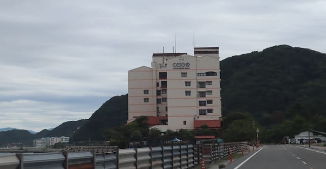 アオアヲナルトリゾート