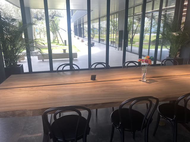 79 KITCHENの店内