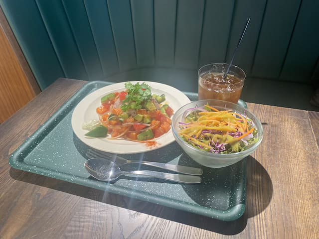 ヘルシーサーモンプレートを注文